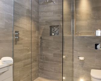 Roundthorn Country House & Luxury Apartments - Penrith - Kylpyhuone