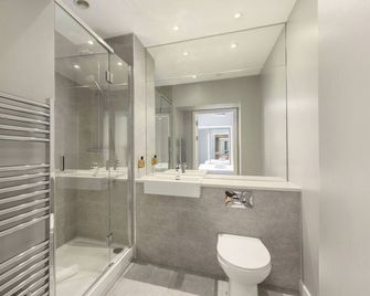 Destiny Scotland Apartments at Canning Street Lane - Edinburgh - Bathroom