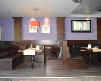 Hotel Shterev Karlovo - Karlowo