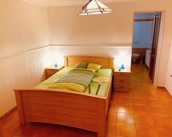 Home Inn Hotel - Dormagen - Slaapkamer