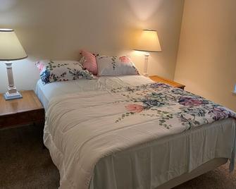 A Sweet Home Away From Your Home - Phoenix - Bedroom