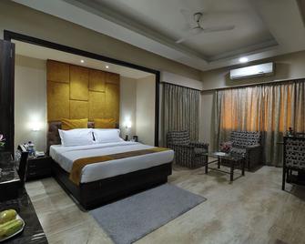 Hotel President - Indore - Bedroom