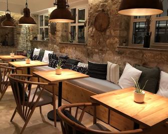 مين أيفاليك (لدالتس ٔونل +12) - ايفاليك - مطعم