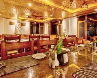 Montana Blues Resort By Snow City - Manali - Restaurant