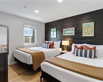 Nashville Oasis Walk to Broadway with POOL, Parking, Gym and Patio - Nashville