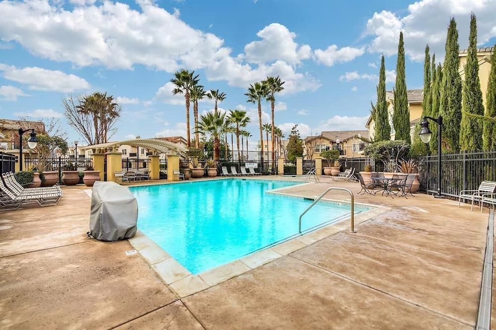 Lepark Yellow With Pool & Spa Next To Downtown Golden One Airport - Sacramento - Pool