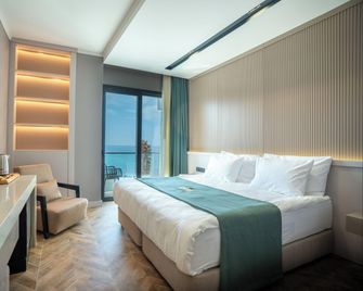 Shayna Beach Club - Kyrenia