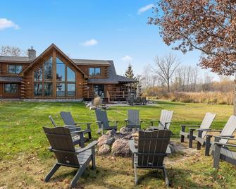 Millmann's Lodge On Dam Lake Saunapontoonswim Game Room - Aitkin - Patio