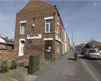 Brook House - Selby - Building