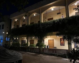 Hotel Marudhar and Restaurant - Pushkar - Gebouw