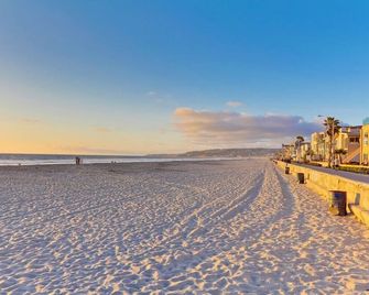 Gail's MB Getaway: 200 Steps to Sand+parking! - 聖地亞哥 - 海灘