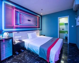 Junyi Hotel (Cangzhou No. 1 Middle School Lion City Park Branch) - Cangzhou - Bedroom