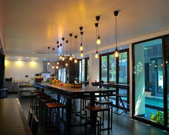 Bed Phrasingh Hotel - Adults Only - צ'אנג מאי - בר