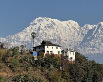 Es Deurali Resort - Pokhara - Outdoor view