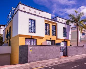 Nautilus 1 - Puerto Naos - Building