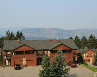 Fairmont Hot Springs Get-A-Way - Escape with Ease - Fairmont Hot Springs - Building