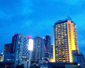 Micro Hostel - Bangkok - Building
