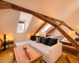 Old Town Square Premium Residence - Prague - Living room