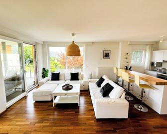 2-Schlafzimmer Apartment, Terrasse, Seezugang - Velden am Wörthersee - Soggiorno