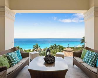 Quintessence Hotel - Long Bay Village - Balcon