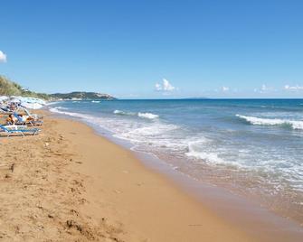Armonia Studios - Agios Georgios - Beach