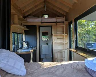 Tiny Farm House on the Hill - Peachester - Habitación