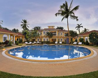 Casa De Goa - Boutique Resort - Calangute - קלנגוטה - בריכה