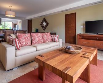 Celeste Beach Residences & Spa - Tangolunda - Living room