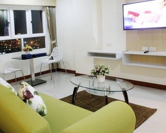 โอโย 234 ธารา แกรนด์ โฮเทล แอนด์ สปา - ธัญบุรี - ห้องนั่งเล่น