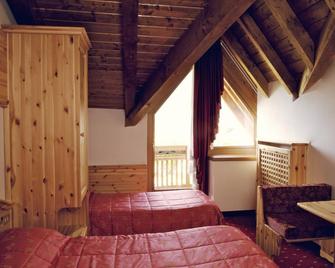 Hotel Almazzago - Commezzadura - Спальня