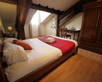 L'Alzire - Logis Auberge Culturelle - Saint-Dizier-la-Tour - Habitación