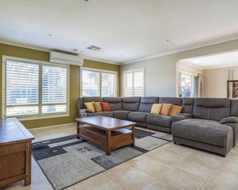 Endless Entertainment on the Coast - A Family Oasis - Mornington - Salon