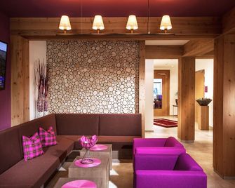 Waidringer Hof 4 Sterne Superior - Waidring - Lounge