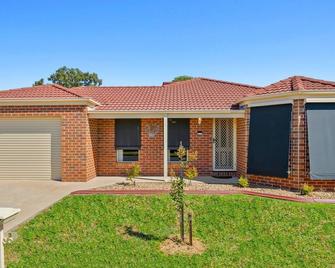 Pat's Place Sun and Lake - Mulwala - Budova