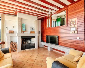 House with private pool and fantastic views of Gerês - Caniçada - Sala de estar
