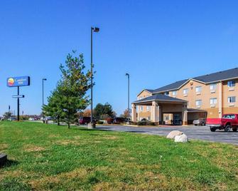 Comfort Inn North Greenfield - Greenfield - Budynek