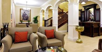 The Ugadale Hotel & Cottages - Campbeltown - Lobby