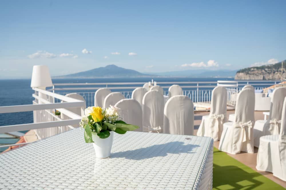 Boutique Hotel Regina - סורנטו - מרפסת