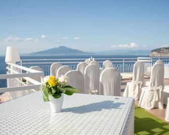 Boutique Hotel Regina - Sorrento - Balcony