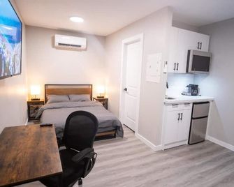 Ck Motel - Chatham-Kent - Bedroom