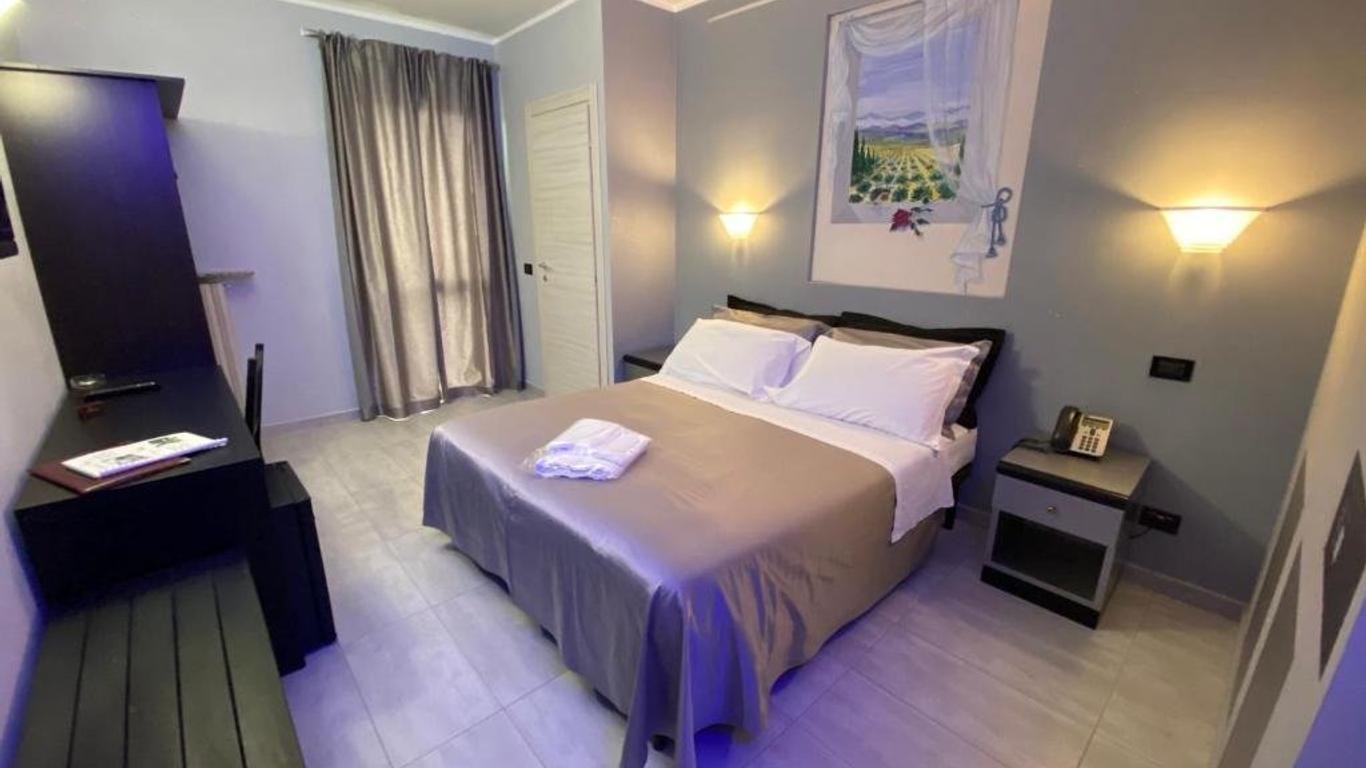 J Hotel
