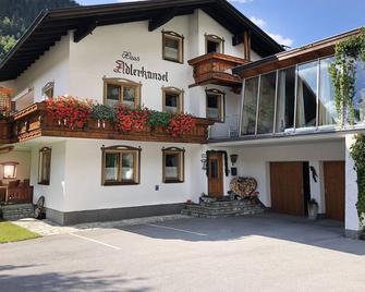 Unser Familiär Geführtes Haus Verfügt Über Mehrere Ferienwohnungen für 2-3 Pers - Scharnitz - Gebouw