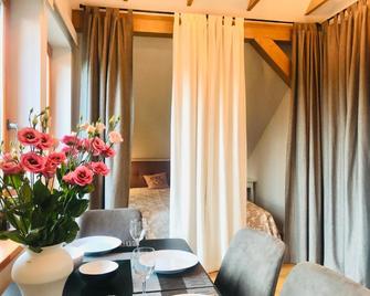 Family apartment 100m from the beach - Jūrmala - Comedor