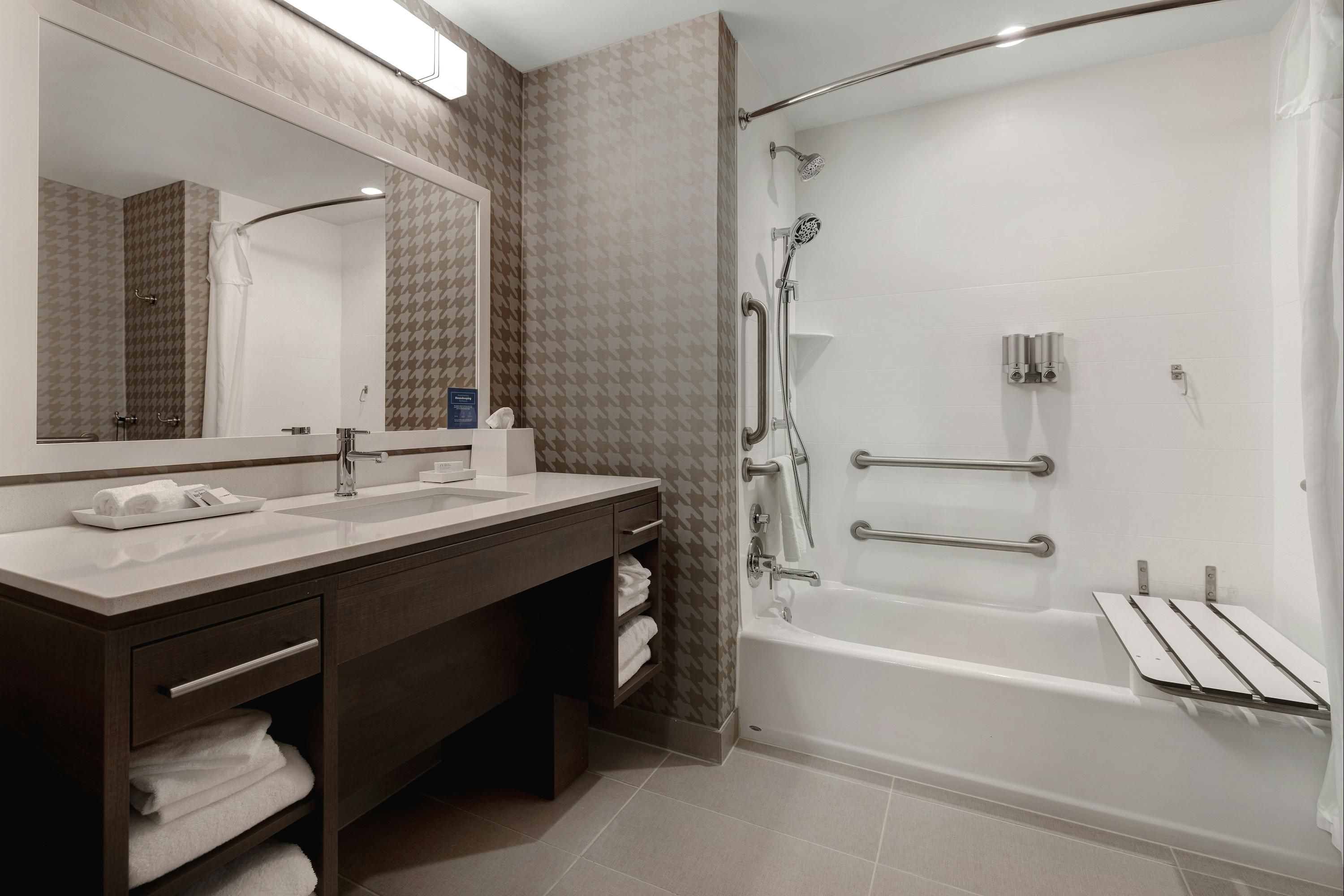 Home2 Suites by Hilton Allentown Bethlehem Airport - Bethlehem - Baño