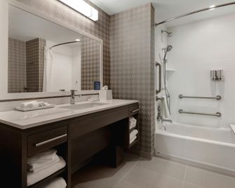 Home2 Suites by Hilton Allentown Bethlehem Airport - Bethlehem - Baño