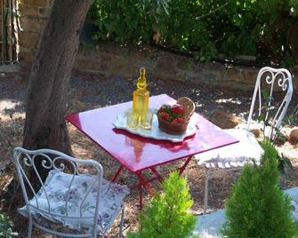 Peiranze144 B&B - Sanremo - Innenhof