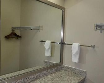 Relax Inn Motel And Suites Omaha - Omaha