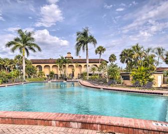 Naples Vacation Rental Studio in Resort Community - Naples - Pool