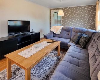 2 Bedroom Cozy Home in Falkoeping - Falkoping - Wohnzimmer
