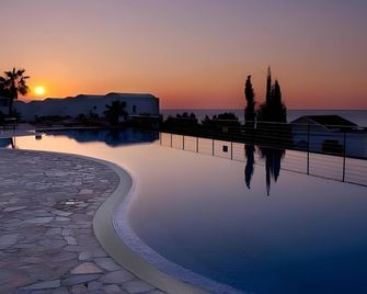 Marica's Boutique Hotel - Πάφος - Πισίνα